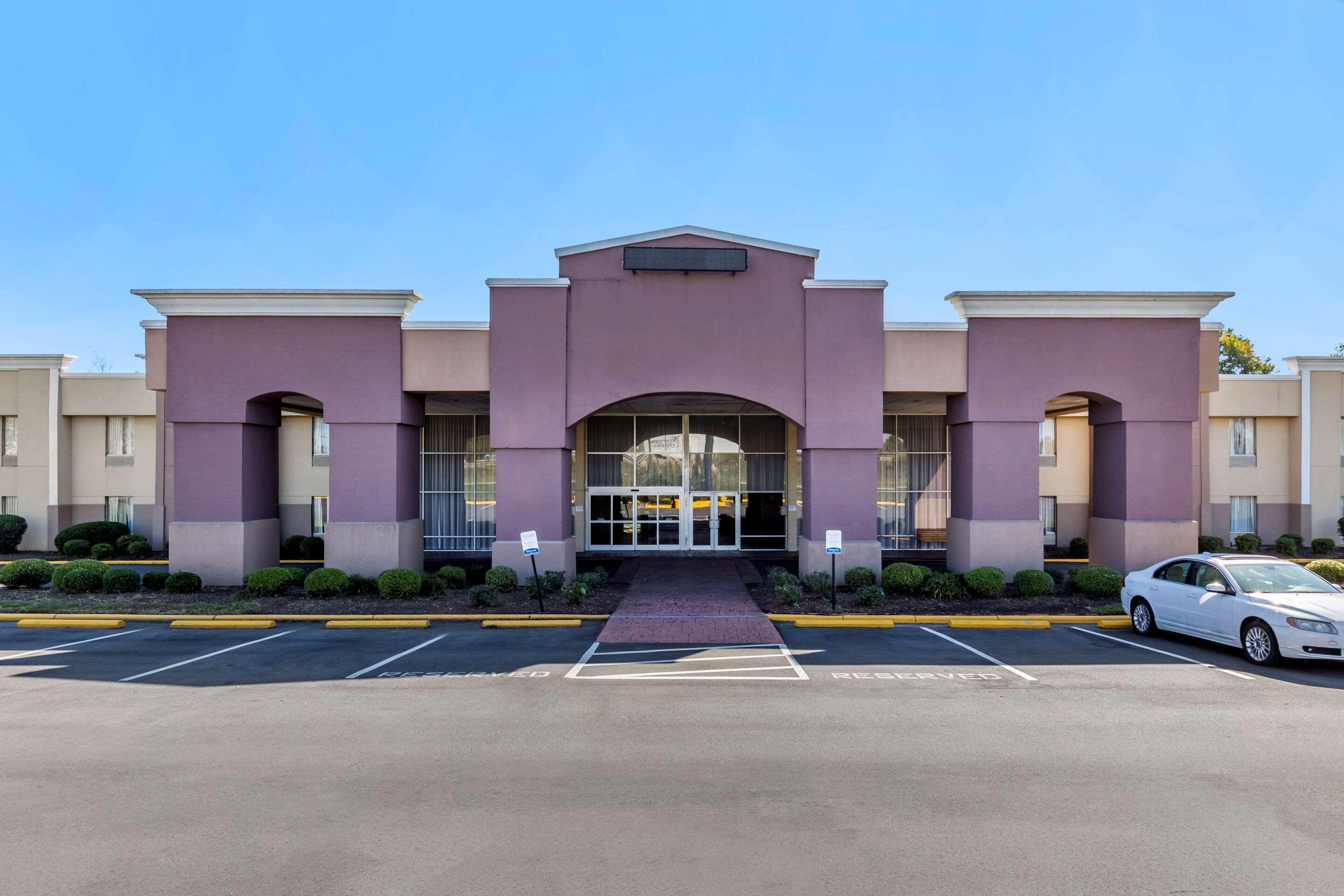 Quality Inn & Suites - Greensboro-High Point Exterior foto