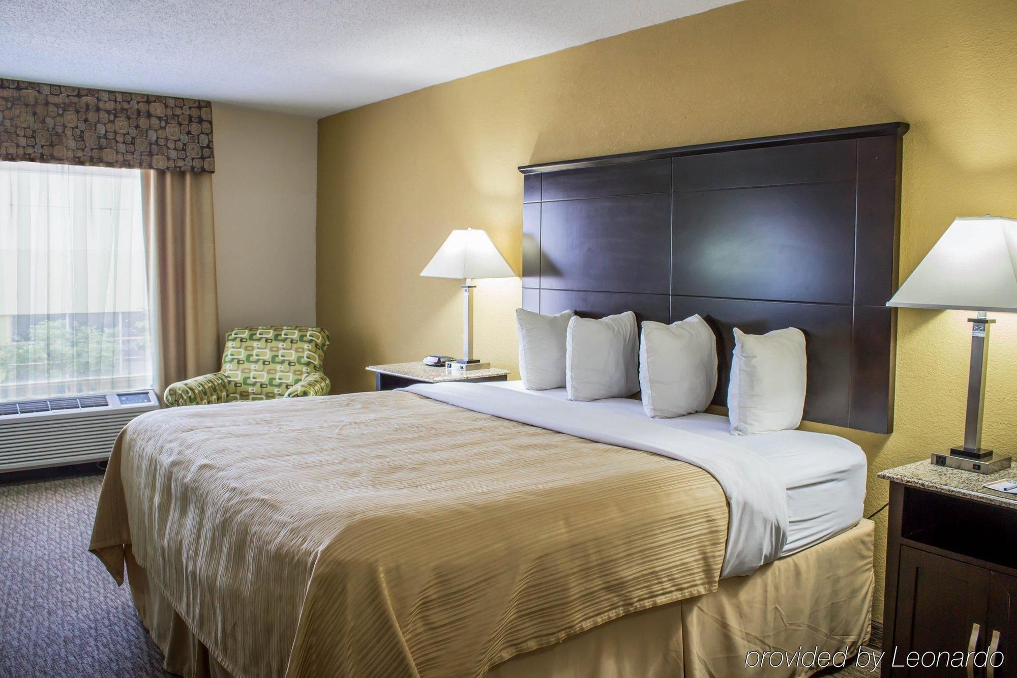 Quality Inn & Suites - Greensboro-High Point Exterior foto